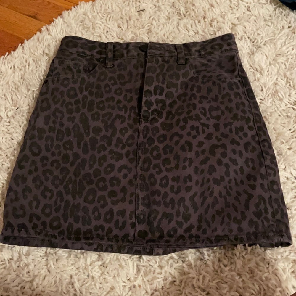 lucky brand black/dark grey cheetah print skirt